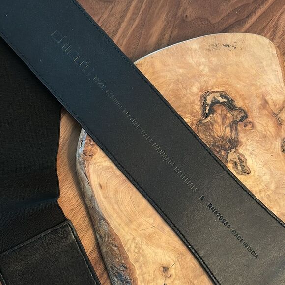 Chico's Leather Statement Belt - Large. Super cute buckle closure, stretch back. - Picture 3 of 6